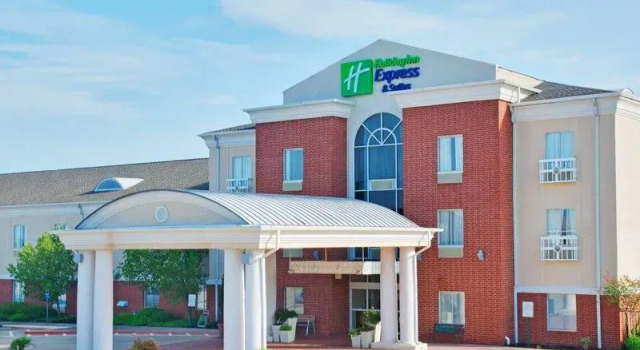 Семейный люкс Holiday Inn Express Hotel & Suites Livingston by IHG