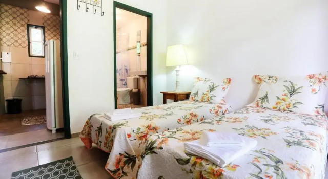 Casinha 2 suites, Забронировать Отель Отели Тирадентис с парковкой, рядом с Tiradentes Serra Club, Парковка