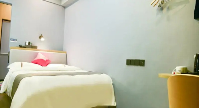 Thank Inn Guizhou Liupanshui Zhongshan District 3rd High School, Prenota Hotel Liupanshui Guizhou