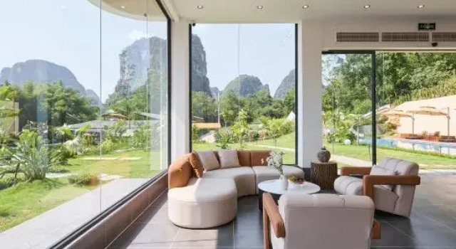 Cloudy deep Hotel