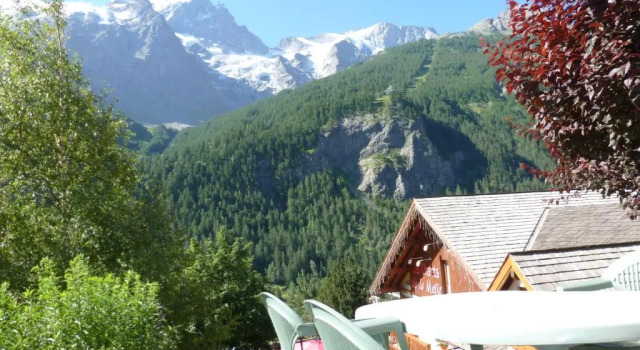 Шале Mountain Lodge in Alps-chez Philippe, Panoramic-Village, Renting, view over Glaciers