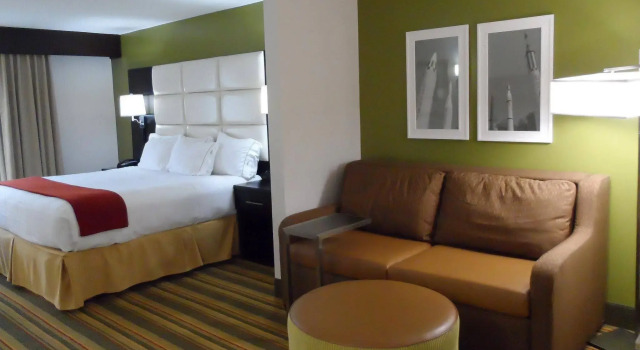 Holiday Inn Express & Suites Huntsville Airport, Boek Hotel Madison Alabama