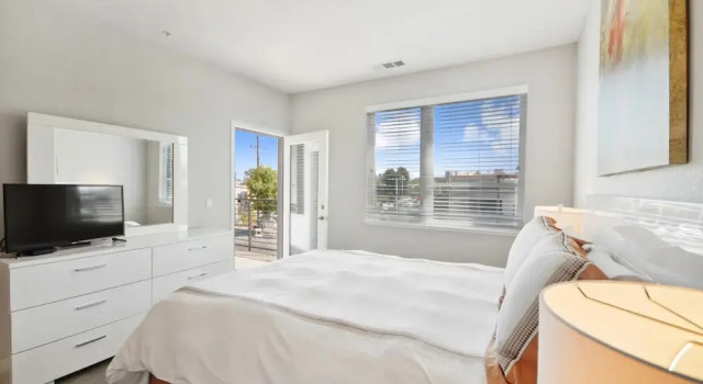 Global Luxury Suites in Menlo Park