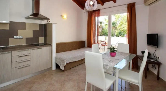 Apartment Dražen, Prenota Appartamento Šilo 