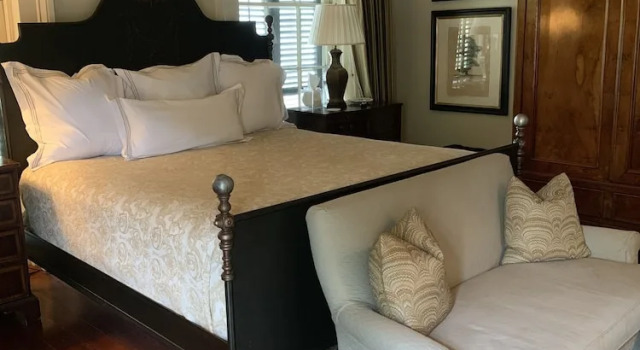 Люкс с балконом Terrell House Bed and Breakfast