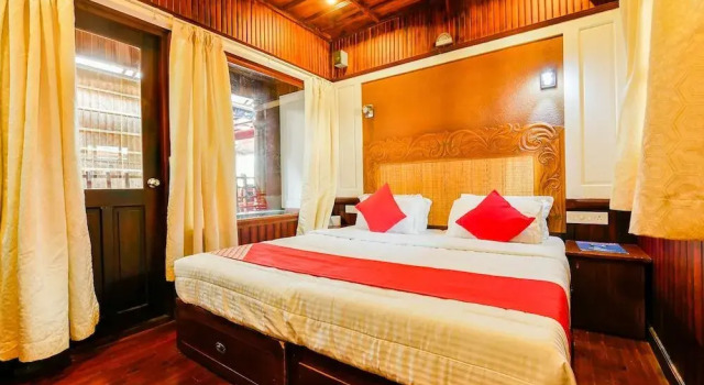 OYO 23210 KHBO Diamond Sharing Houseboat, Забронировать Отель Отели штата Кералы с завтраком, Завтраки