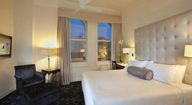 Номер Deluxe International House Hotel