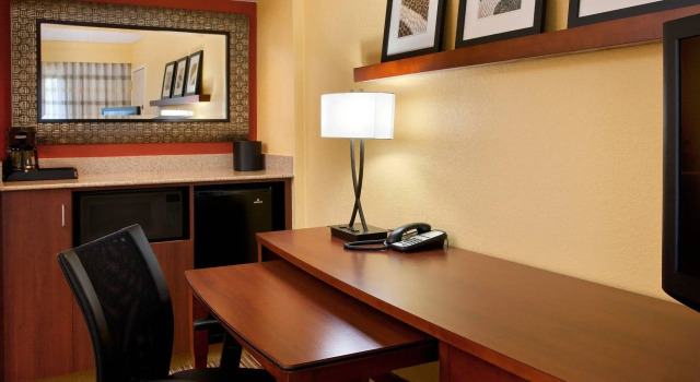 Двухместный люкс Courtyard by Marriott San Diego Sorrento Valley
