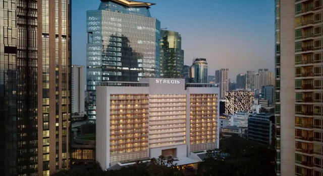 The St. Regis Jakarta, Reserva ahora Hotel Hoteles en Yakarta con piscina, cerca de Menara Imperium, Piscina