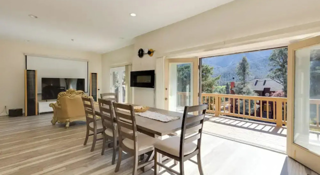 Коттедж Game Room & Deck: Modern Frazier Park Home!