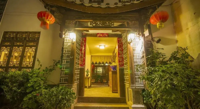 Mengli Qianxun Inn(丽江梦里千寻客栈)
