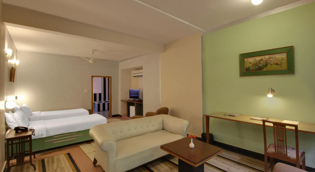 Hotel Inn Season - Art Deco Heritage Hotel in Jodhpur, Забронировать Отель Отели штата Раджастхана с парковкой, Парковка