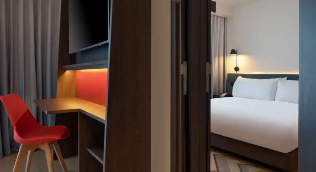 Двухместный семейный номер Standard Hampton by Hilton Ashford International