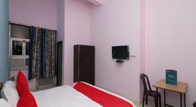 Mohit International By OYO Rooms, Забронировать Отель Отели Hasanganj 3 звезды, 3*