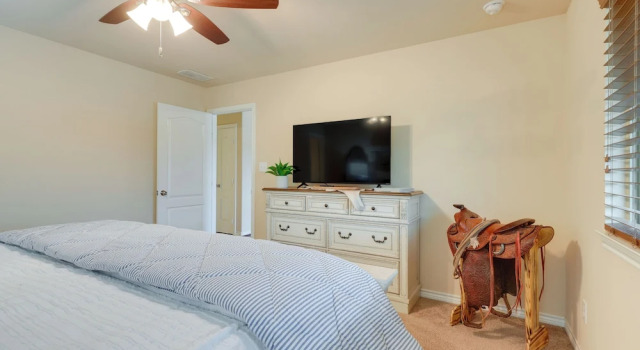 New Braunfels Home w/ Pool 2 Mi to Guadalupe River, Забронировать Дом для отпуска Коттеджи Texas Hill Country, Коттедж
