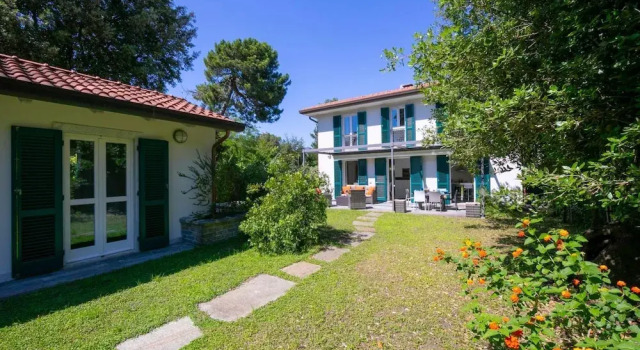 Вилла Villa Victor 100m From sea