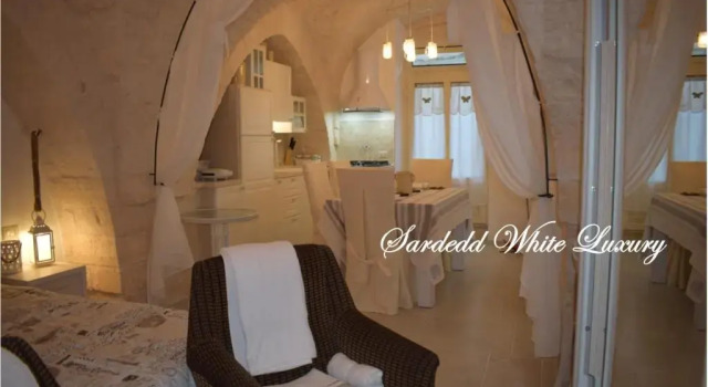 Коттедж Sardedd White Luxury