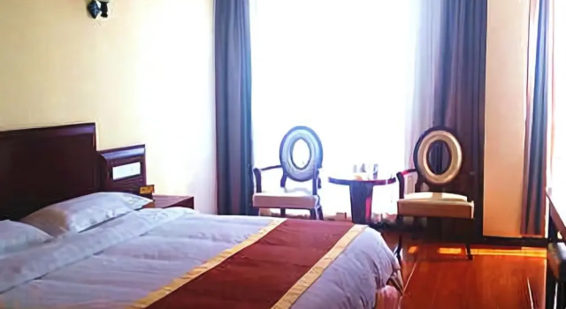 Huayu Xintian Business Hotel, Book Hotel Hoteller i Saihan med parkering, Parkering