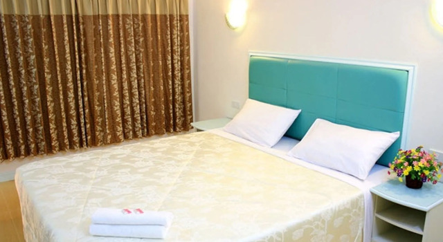 P.A. Ville Hotel, Rezervovat Hotel Hotely v Central Thailand s parkováním, Parkování