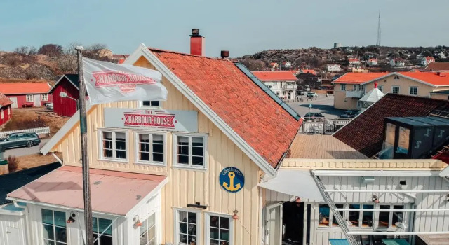 Harbour House, Book Apartment  