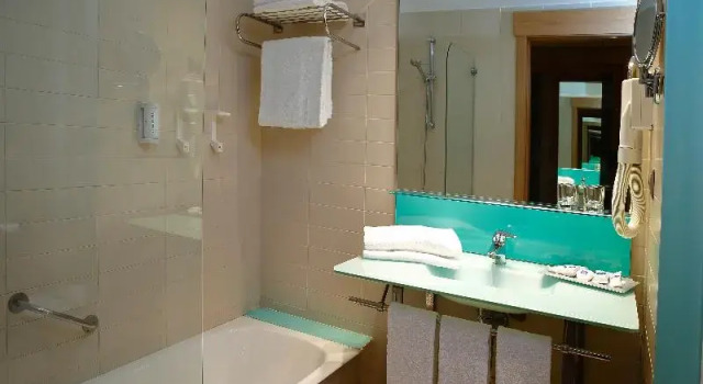 Двухместный номер Standard с балконом Eurohotel Castellón