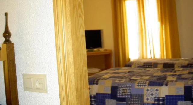 Hotel Álvarez, Забронировать Отель Tuéjar Valencia Province