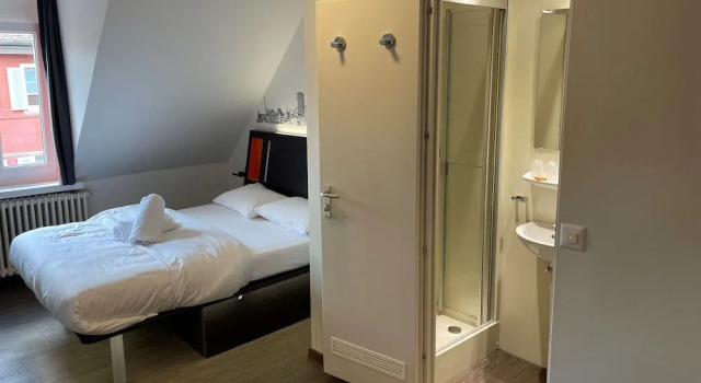 easyHotel Zürich City Limmatplatz, Забронировать Отель Гевербешуле Цюрих, рядом с Zurich Christmas Market