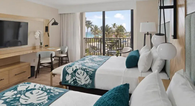 Четырёхместный номер Standard с частичным видом на океан Opal Grand Oceanfront Resort & Spa