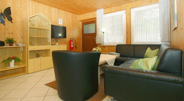 Feriensiedlung Am Grundlossee in Sewekow, Buchen Sie Hotel Sewekow Brandenburg