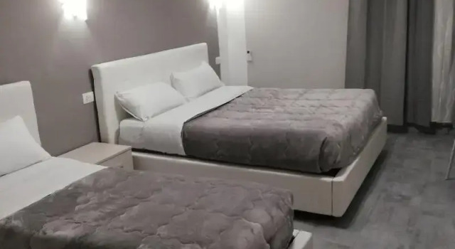 Трёхместный номер Comfort Gardens Elide