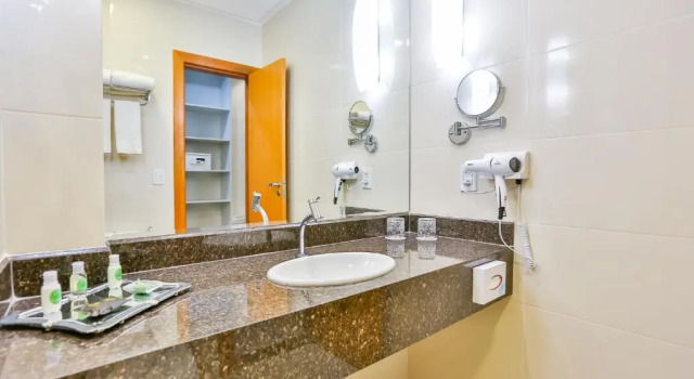 Трёхместный номер Standard Golden Lis Hotel Boutique