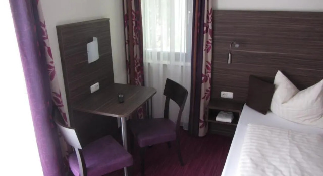 Ferienwohnung Pension am Weinberg, Book Hotel Hotels in Lower Franconia with a Pool, Swimming Pool