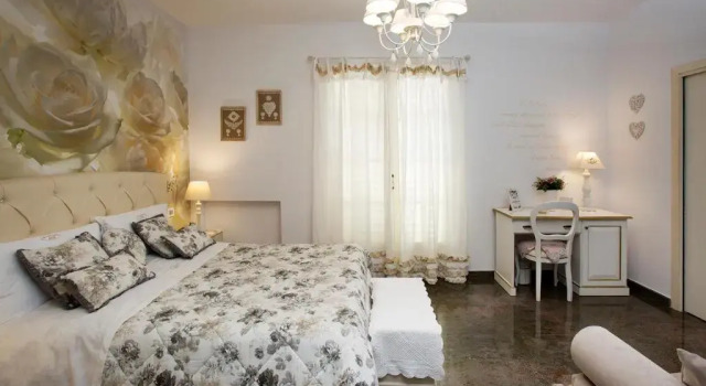 Трёхместный номер Standard с видом на бассейн B&B Blanc Maison Etna Relais & Charme