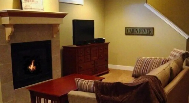 Четырёхместный коттедж Luxury с 4 комнатами Bluewater Vacation Rentals