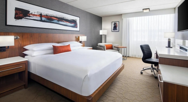 Люкс Deluxe c 1 комнатой Delta Hotels by Marriott Green Bay