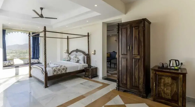 Семейный люкс с видом на горы The Rosewalk Heritage Udaipur