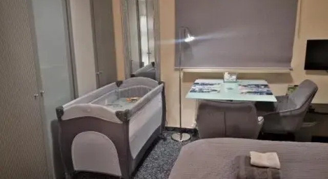 Lion Homestay Munich, Varaa Hotelli Hotellit Baijeri pysäköinnillä, Pysäköinti