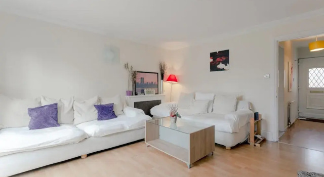 Bright 3 Bedroom House in Canning Town, Забронировать Дом для отпуска Коттеджи Большого Лондона, Коттедж