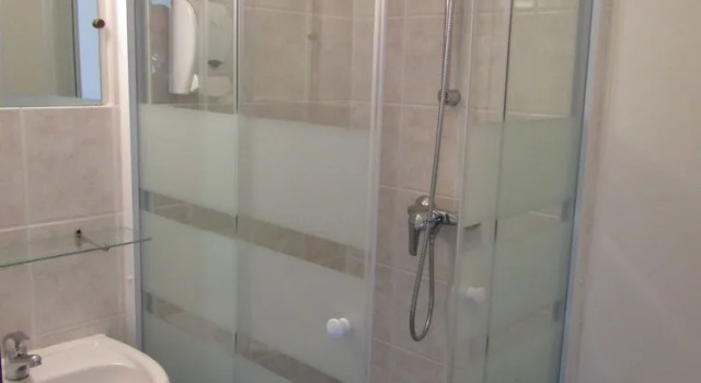 Трёхместный номер Standard Le Creusot Hôtel