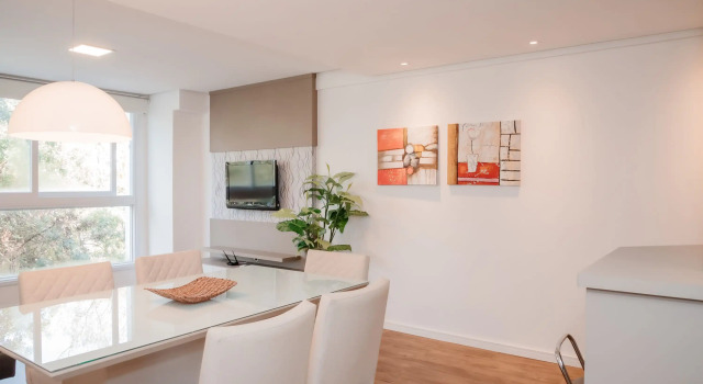 Apartamento charmoso e iluminado em bairro nobre de Gramado