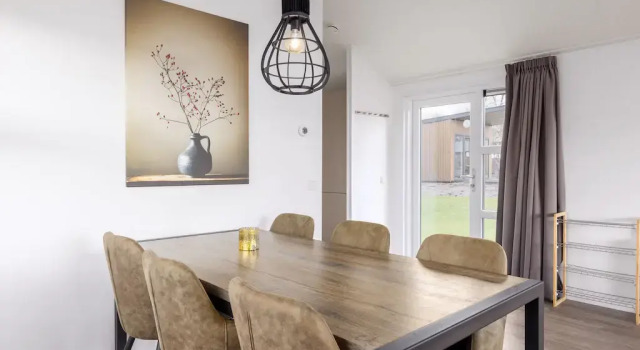 Scenic Retreat by the Lake, Prenota Casa vacanze Hotel a Gheldria con parcheggio, Parcheggio