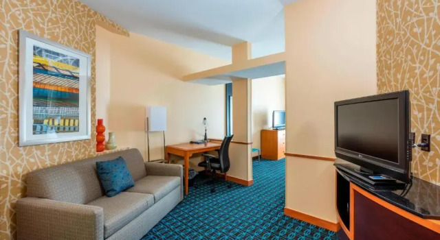 Люкс Deluxe Fairfield Inn & Suites Auburn Opelika