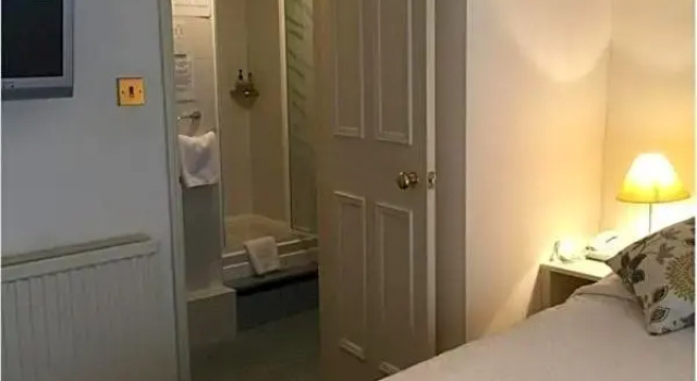 Двухместный номер Standard Bath Place Hotel