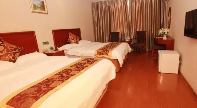 GreenTree Inn Shandong Jinan West Market Weiba Road Business Hotel, Забронировать Отель Хуайинь Цзинань, рядом с Железнодорожная станция Цзинань