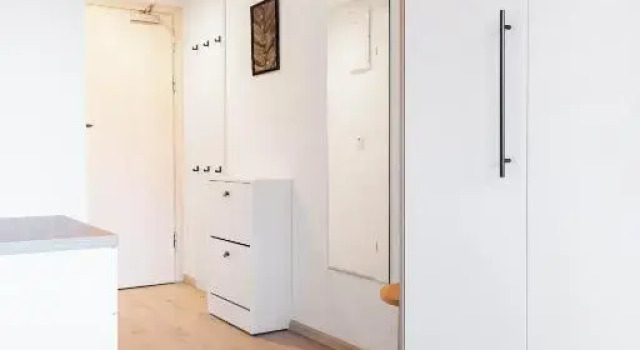 Lumen Studio, Забронировать Отель Кжики 
