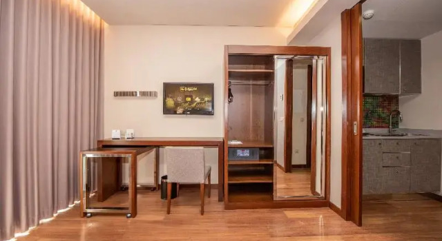 Трёхместный номер Standard с балконом Eurostars Oporto