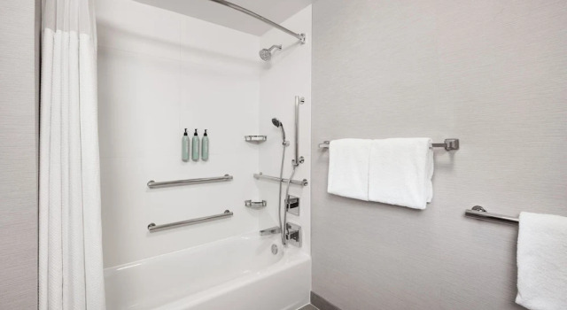 Номер Standard c 1 комнатой с балконом Courtyard by Marriott Memphis Airport