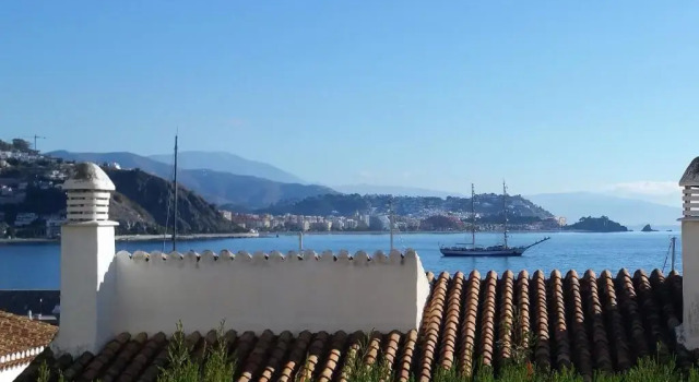 Коттедж с 2 комнатами Lovely House with views in Marina del Este
