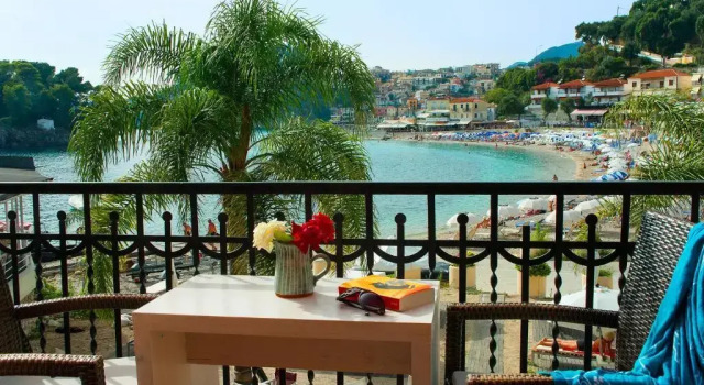 Люкс с видом на море Villa Rossa