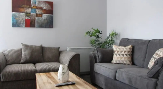 Gorgeous Newly Renovated 2 Bedroom Apartment, Забронировать Апартаменты/квартира Апартаменты Бротона, Апартаменты/квартира